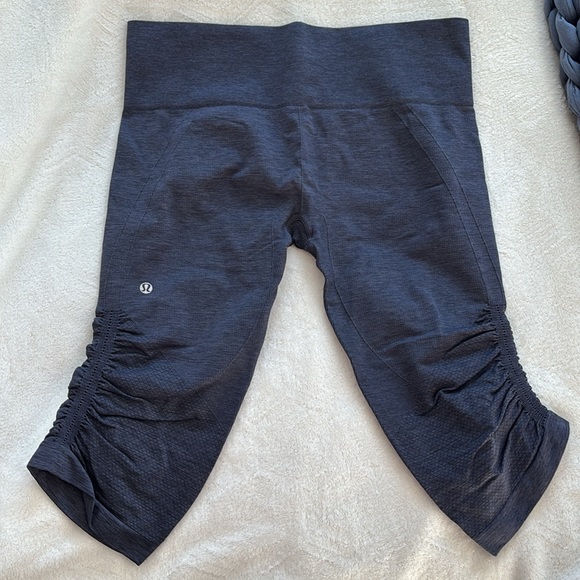 Lululemon In the Flow Cropped Leggings NWOT - Picture 2 of 5